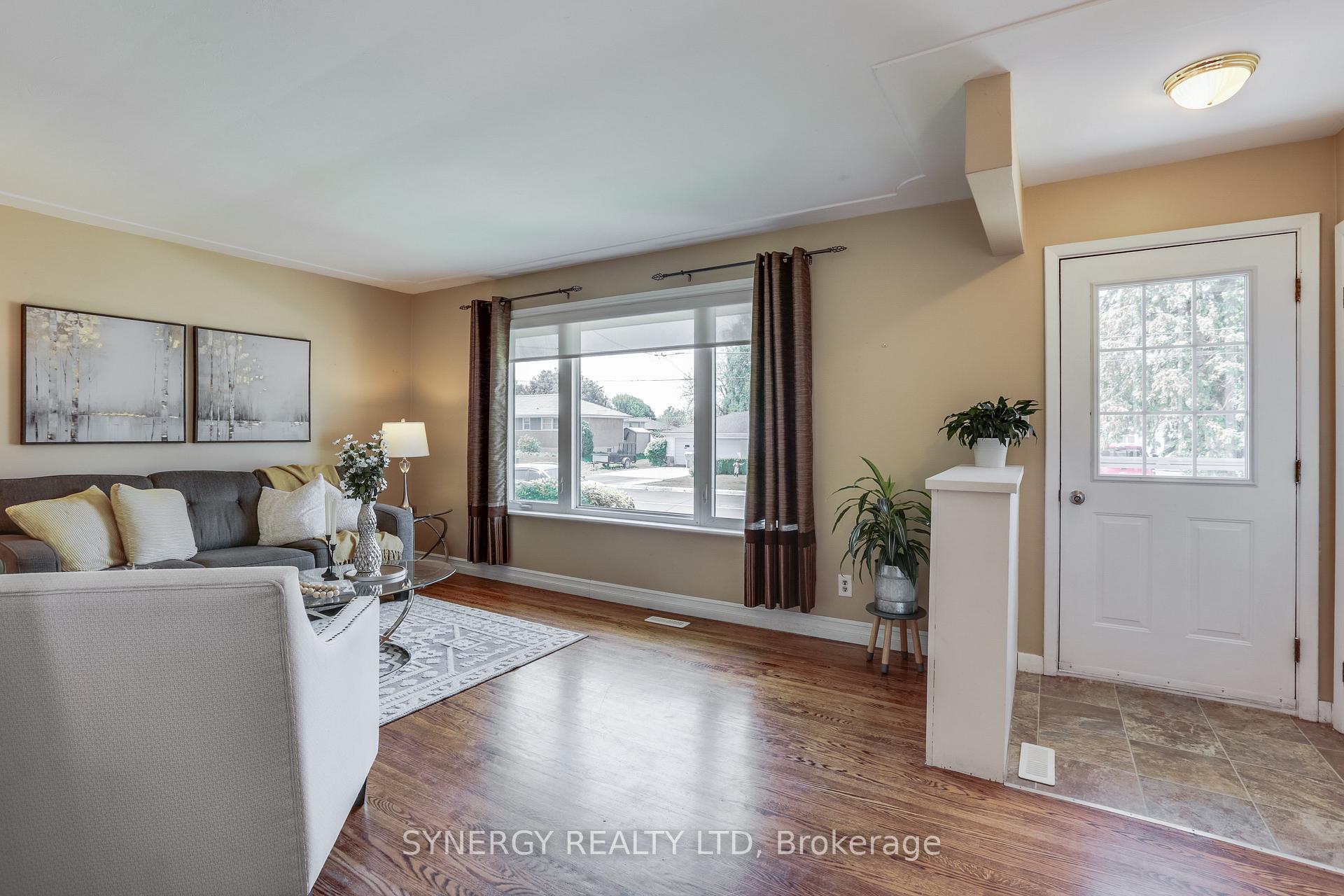 Photo 7 of 35 Queen Street, Strathroy-Caradoc, SE — HOMEH
