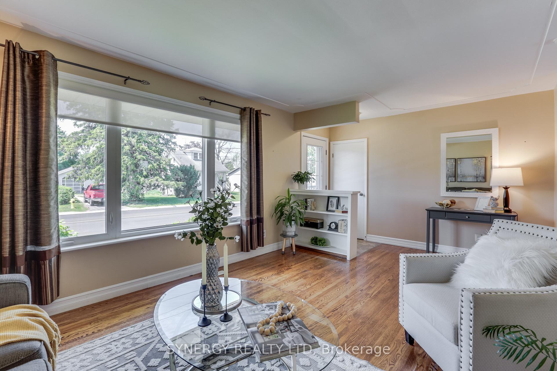 Photo 9 of 35 Queen Street, Strathroy-Caradoc, SE — HOMEH
