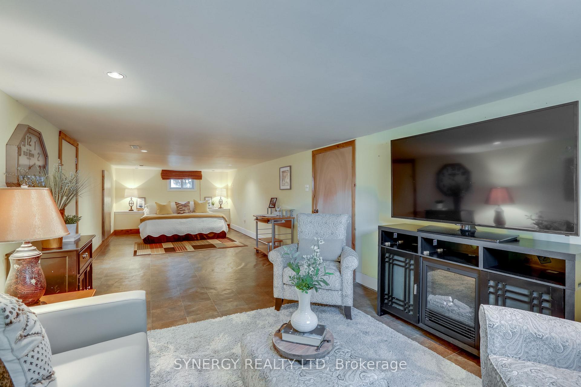 Photo 29 of 35 Queen Street, Strathroy-Caradoc, SE — HOMEH