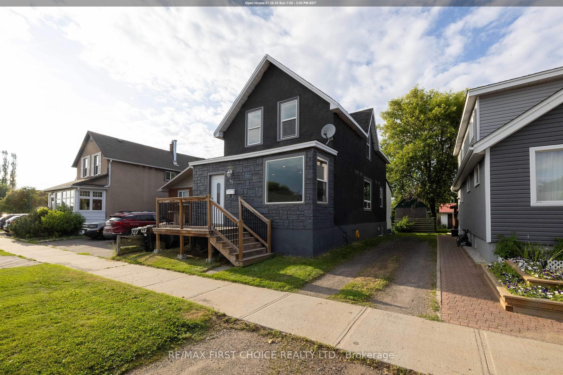 Front of 513 Christina Street E