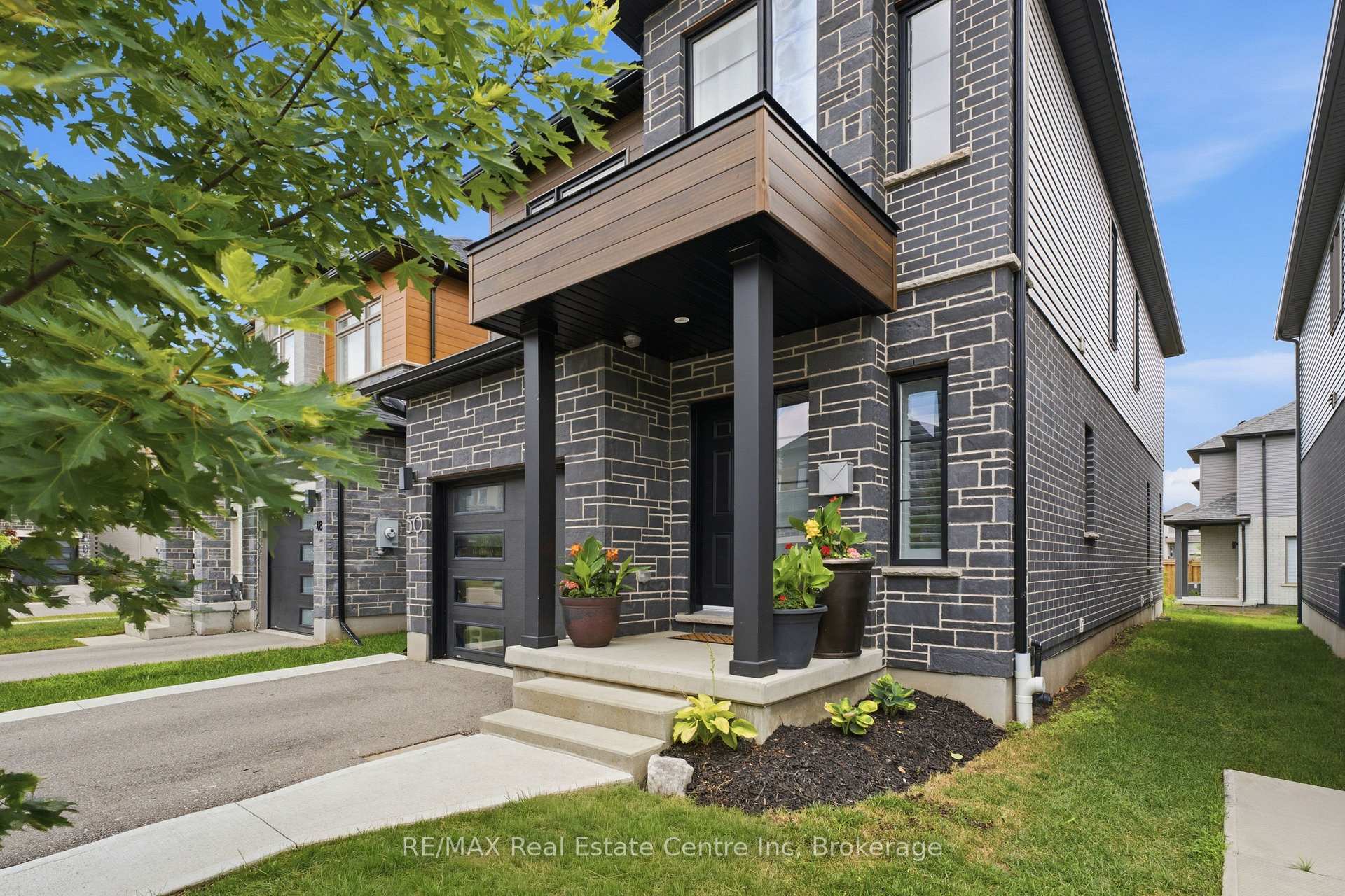 Photo 2 of Unit 10, 50 Ferris Circle, Guelph, Clairfields/Hanlon Business Park — HOMEH