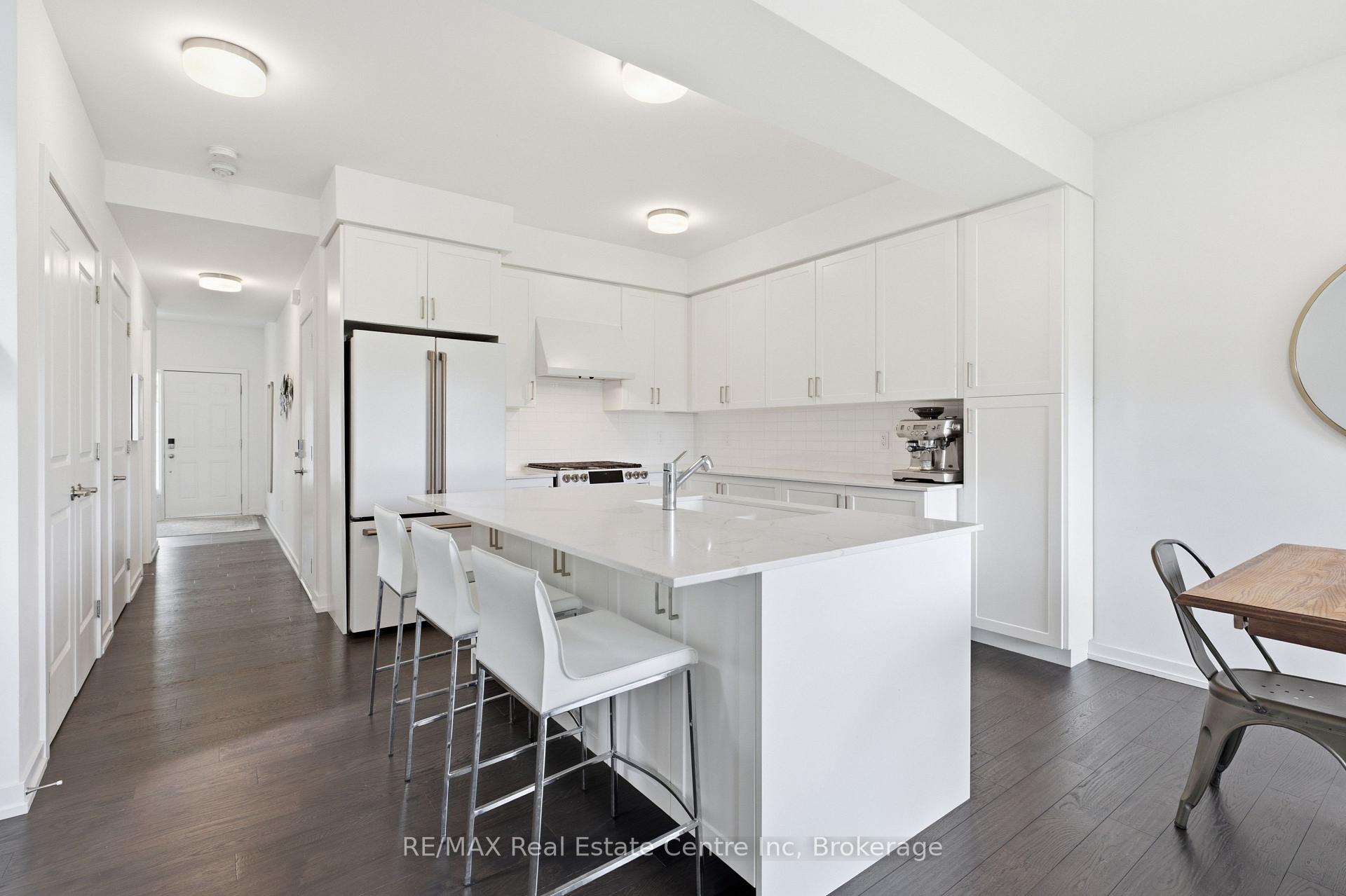 Photo 4 of Unit 10, 50 Ferris Circle, Guelph, Clairfields/Hanlon Business Park — HOMEH