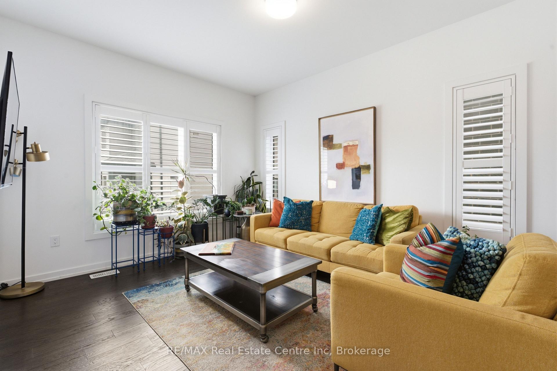 Photo 8 of Unit 10, 50 Ferris Circle, Guelph, Clairfields/Hanlon Business Park — HOMEH