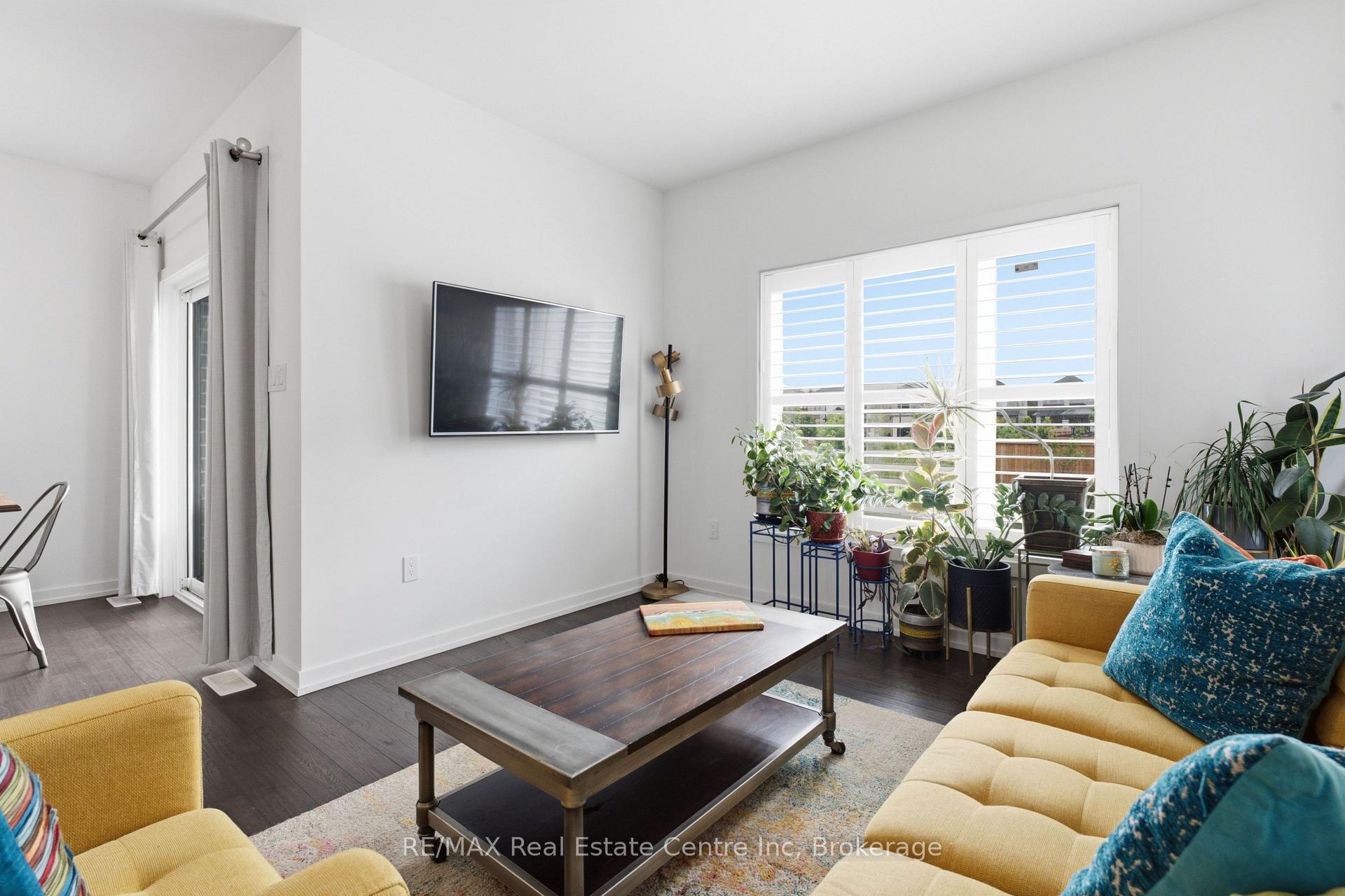Photo 9 of Unit 10, 50 Ferris Circle, Guelph, Clairfields/Hanlon Business Park — HOMEH