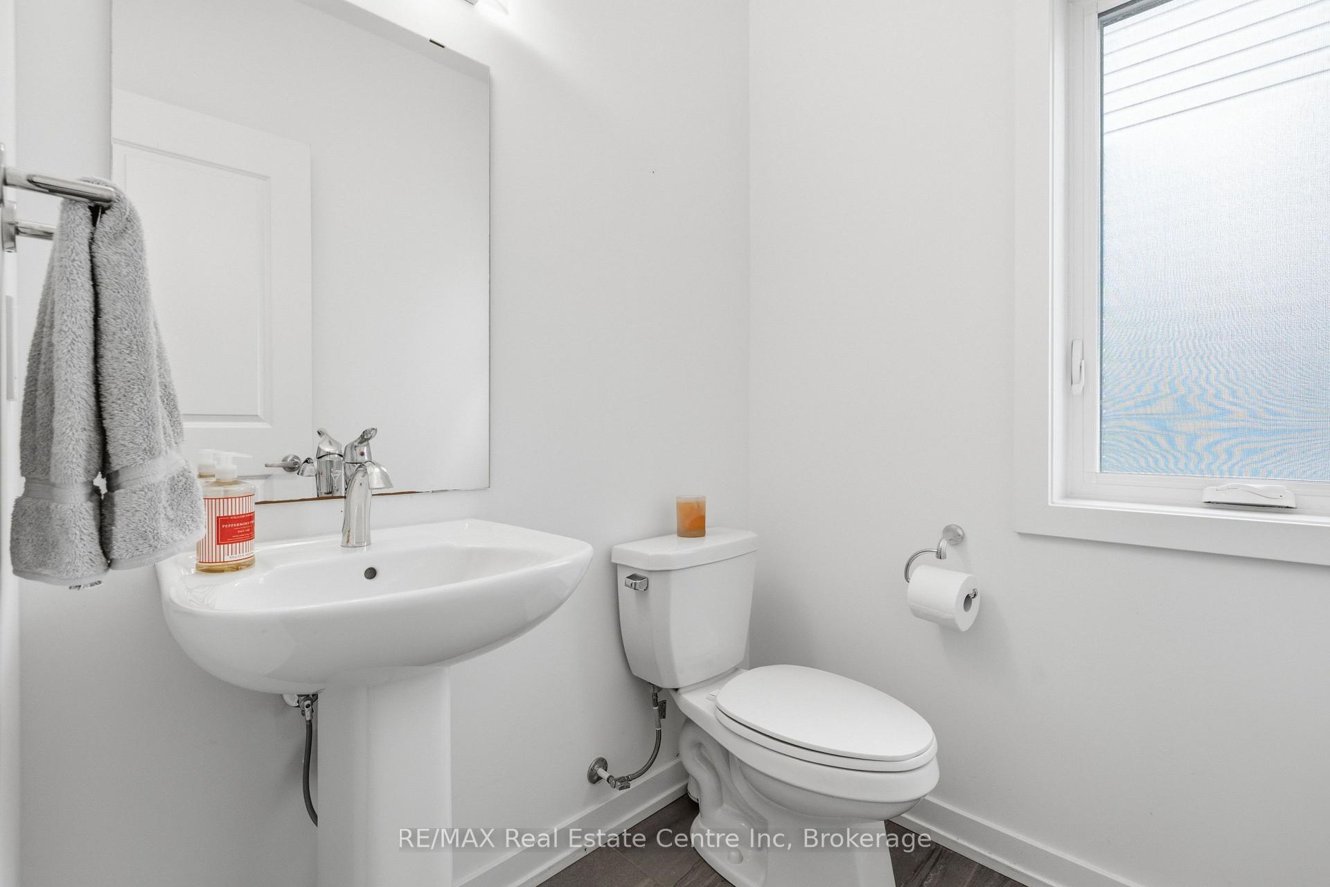 Photo 10 of Unit 10, 50 Ferris Circle, Guelph, Clairfields/Hanlon Business Park — HOMEH