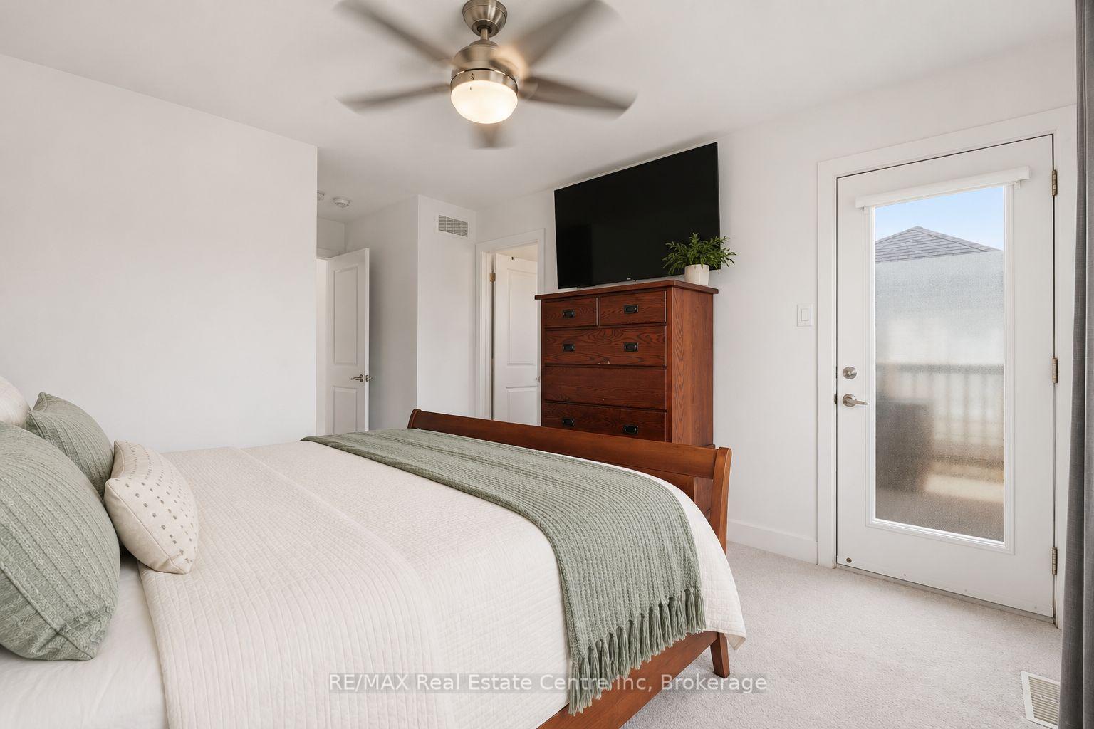 Photo 13 of Unit 10, 50 Ferris Circle, Guelph, Clairfields/Hanlon Business Park — HOMEH