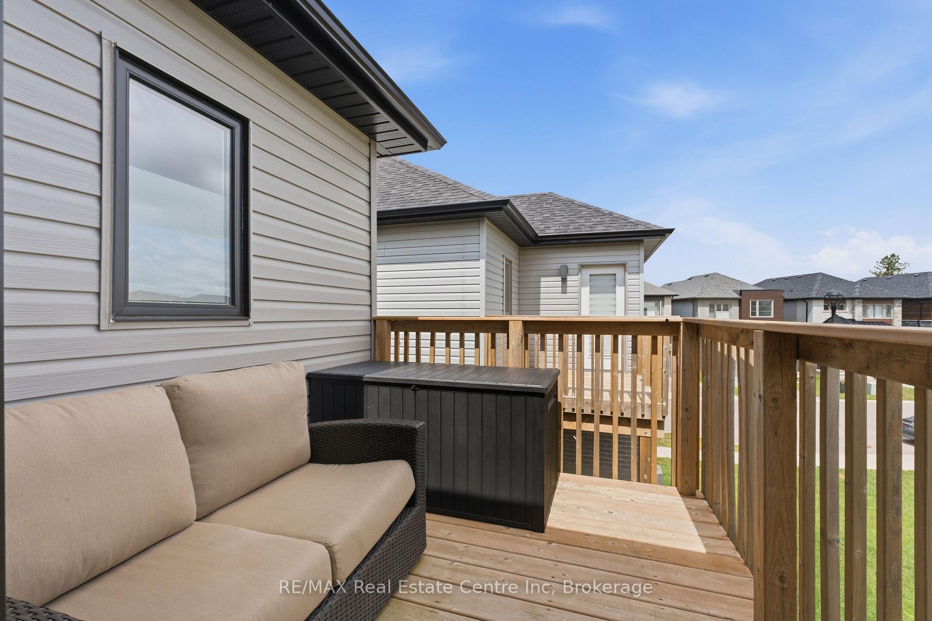 Photo 15 of Unit 10, 50 Ferris Circle, Guelph, Clairfields/Hanlon Business Park — HOMEH