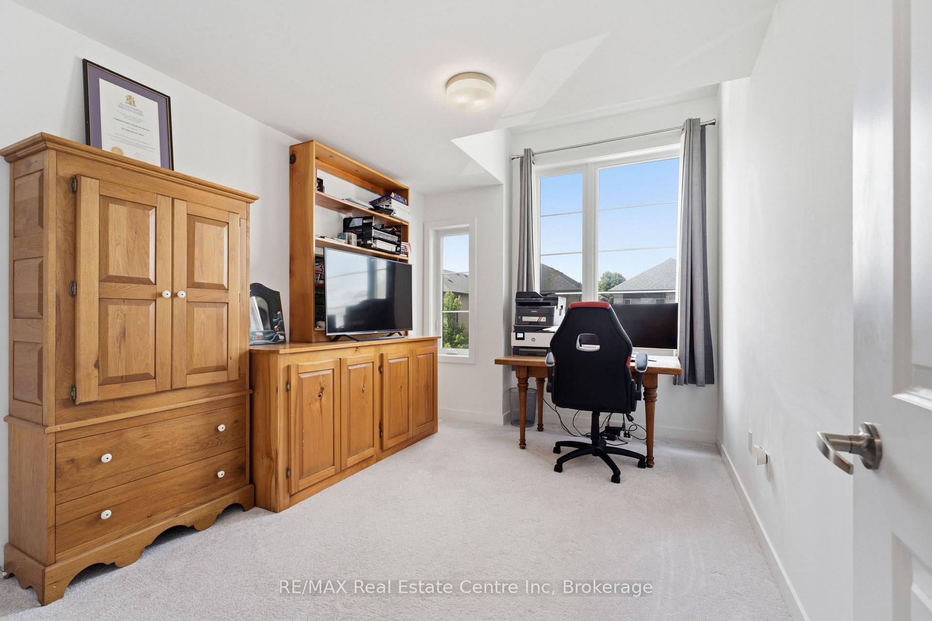 Photo 20 of Unit 10, 50 Ferris Circle, Guelph, Clairfields/Hanlon Business Park — HOMEH