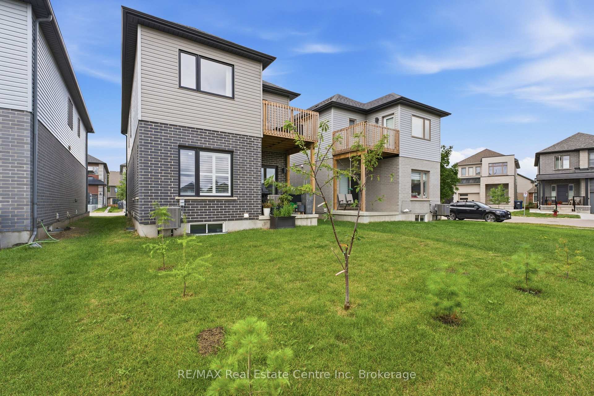 Photo 22 of Unit 10, 50 Ferris Circle, Guelph, Clairfields/Hanlon Business Park — HOMEH