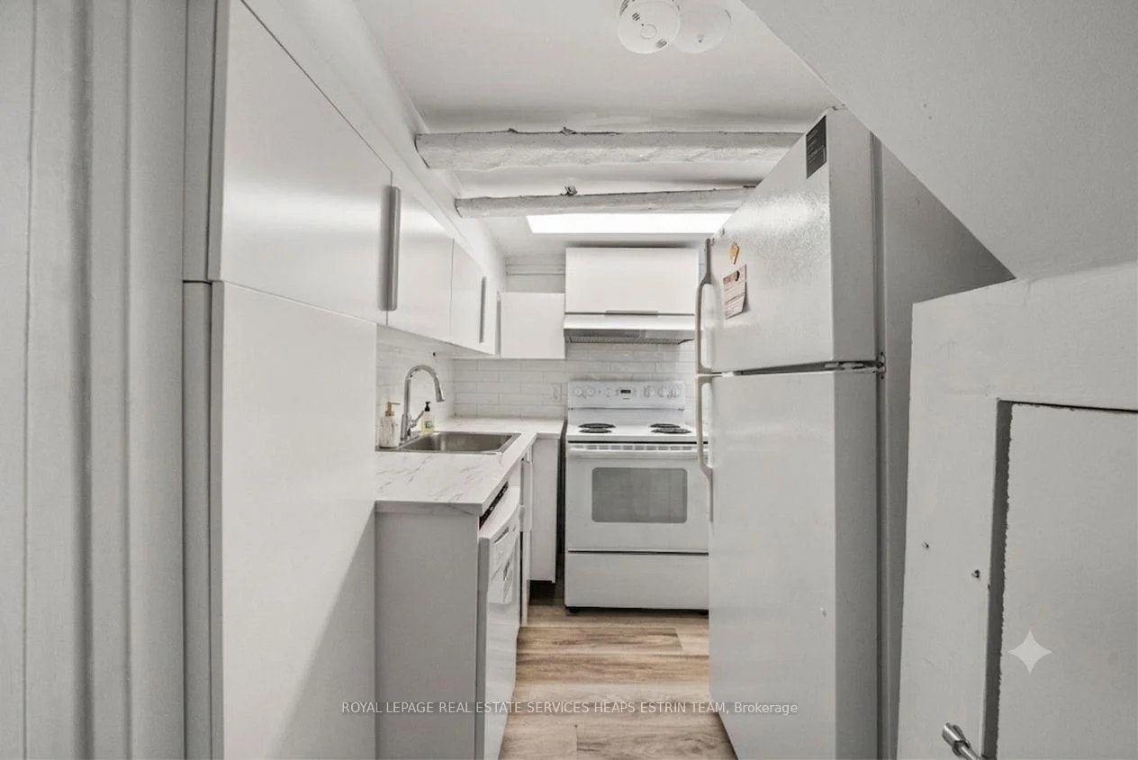 Photo 11 of Unit Lower, 330 St Clair Avenue E, Toronto, Rosedale-Moore Park — HOMEH