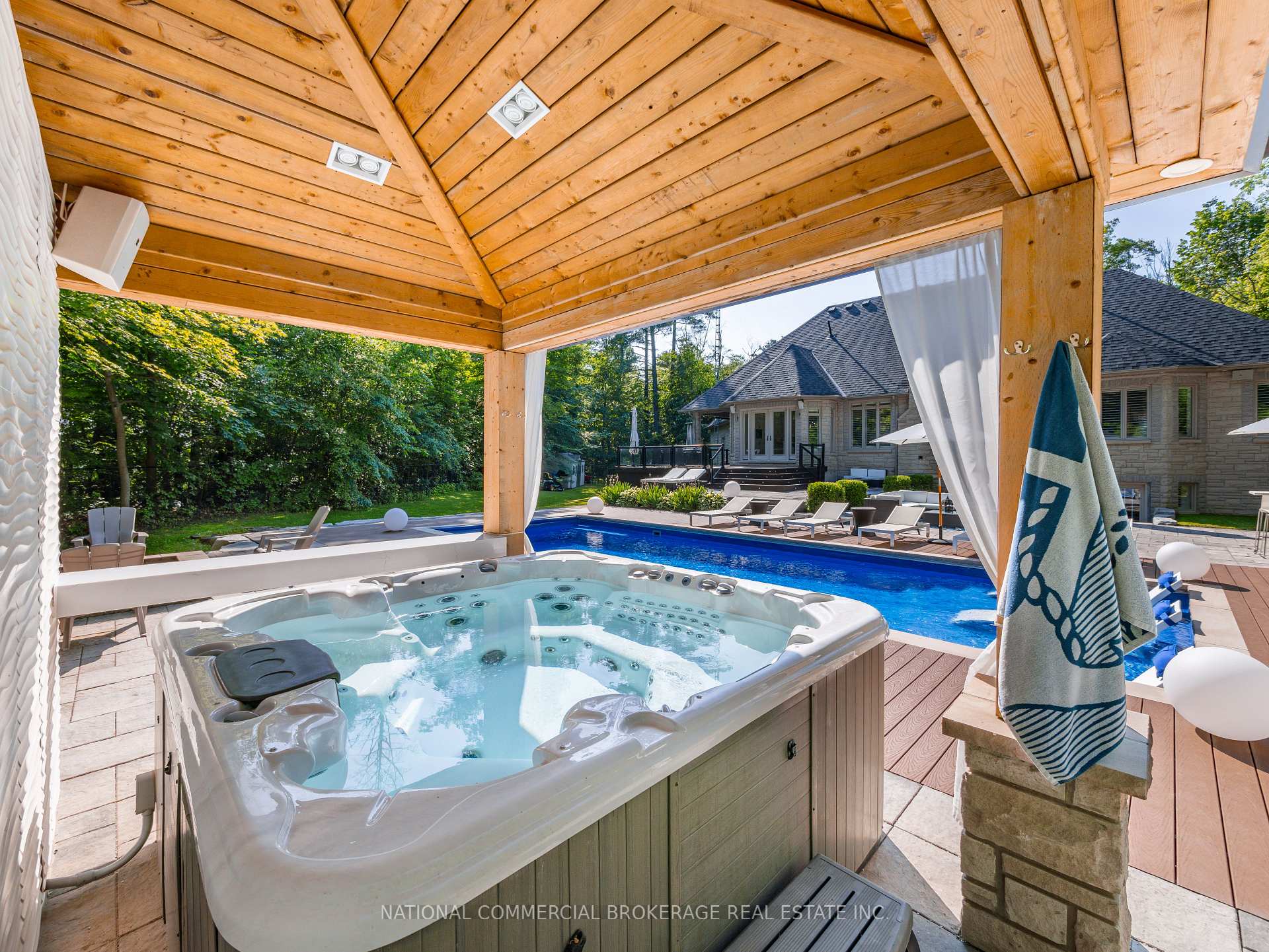 Photo 32 of 10088 Old Pine Crest Road, Halton Hills, Rural Halton Hills — HOMEH