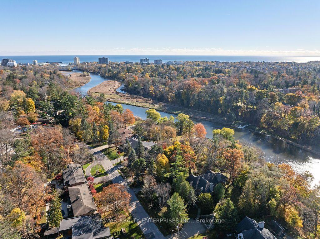 Photo 5 of 1516 Pinetree Crescent, Mississauga, Mineola — HOMEH