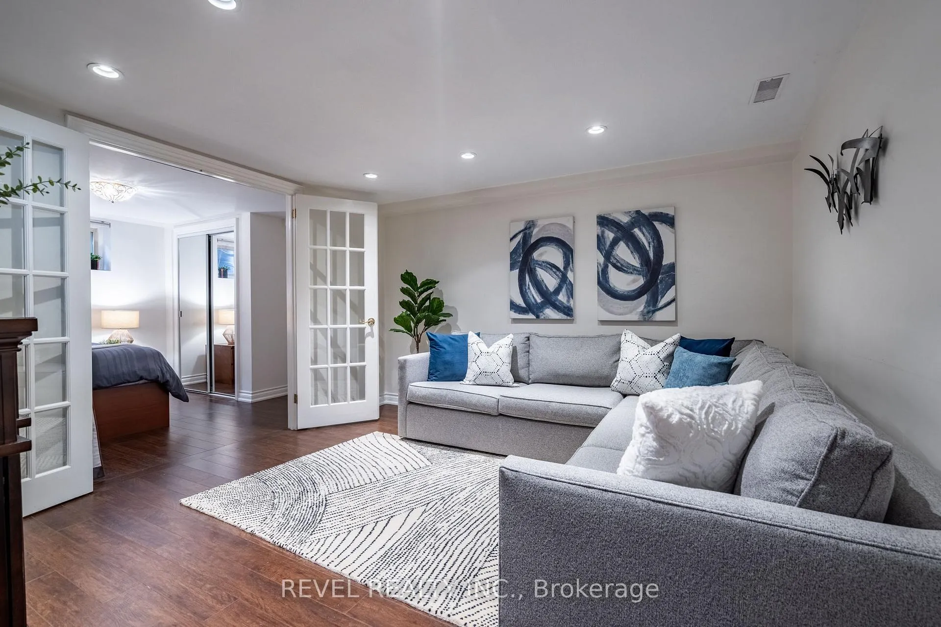 Photo 19 of 198 West 32nd Street, Hamilton, Westcliffe — HOMEH