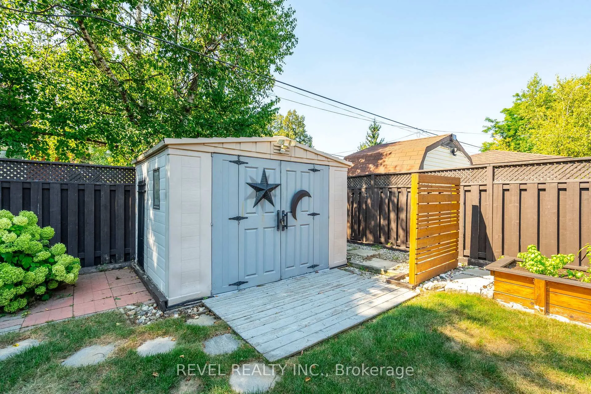 Photo 29 of 198 West 32nd Street, Hamilton, Westcliffe — HOMEH