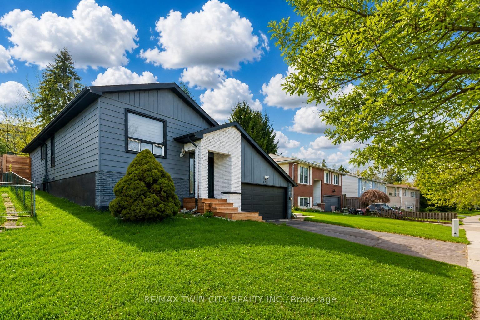 Photo 2 of 193 Westheights Drive, Kitchener, Forest Heights — HOMEH