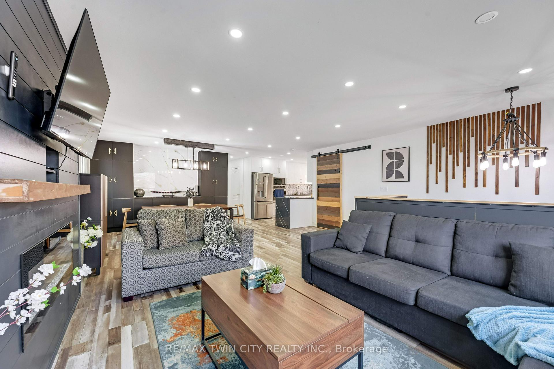 Photo 7 of 193 Westheights Drive, Kitchener, Forest Heights — HOMEH
