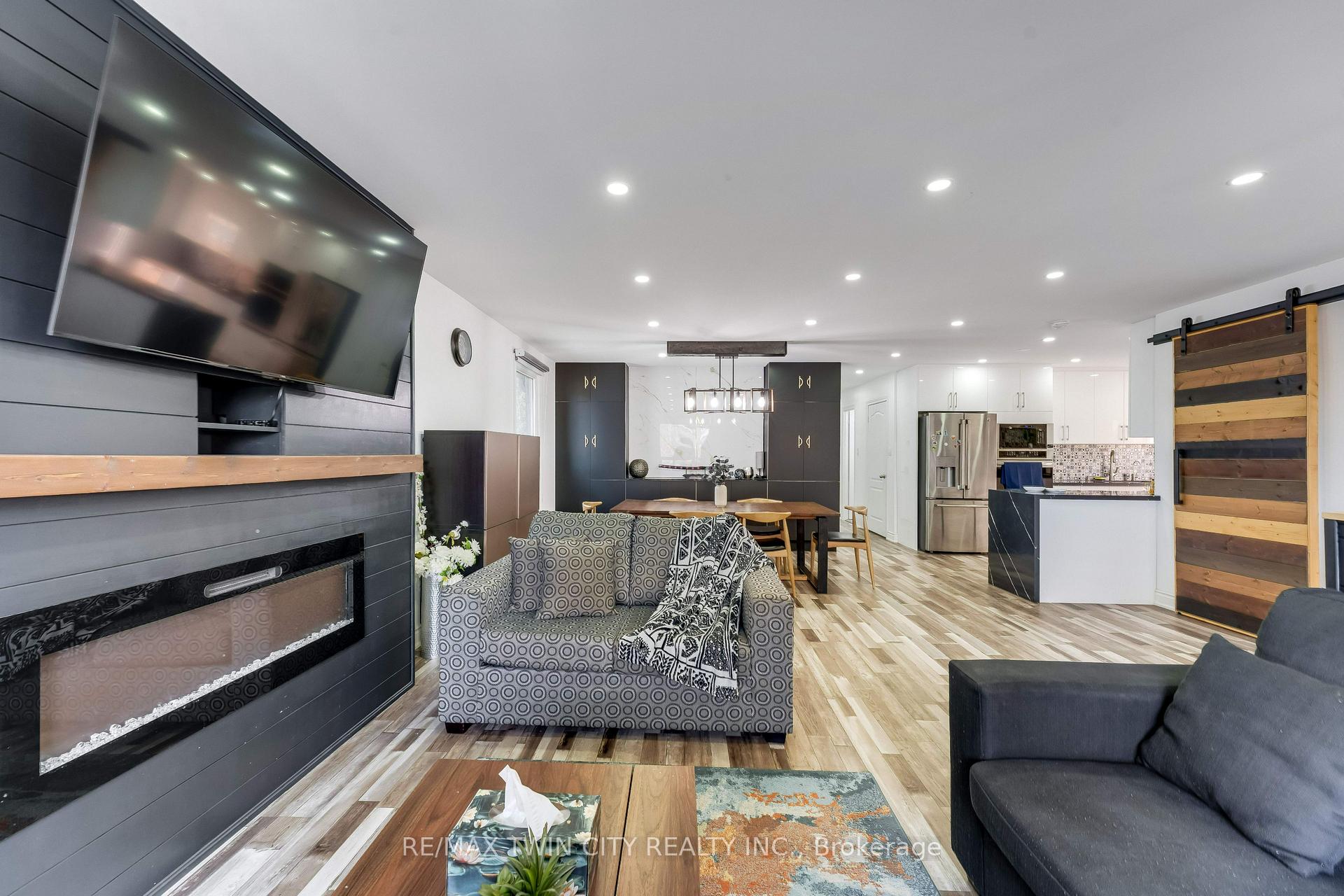 Photo 8 of 193 Westheights Drive, Kitchener, Forest Heights — HOMEH