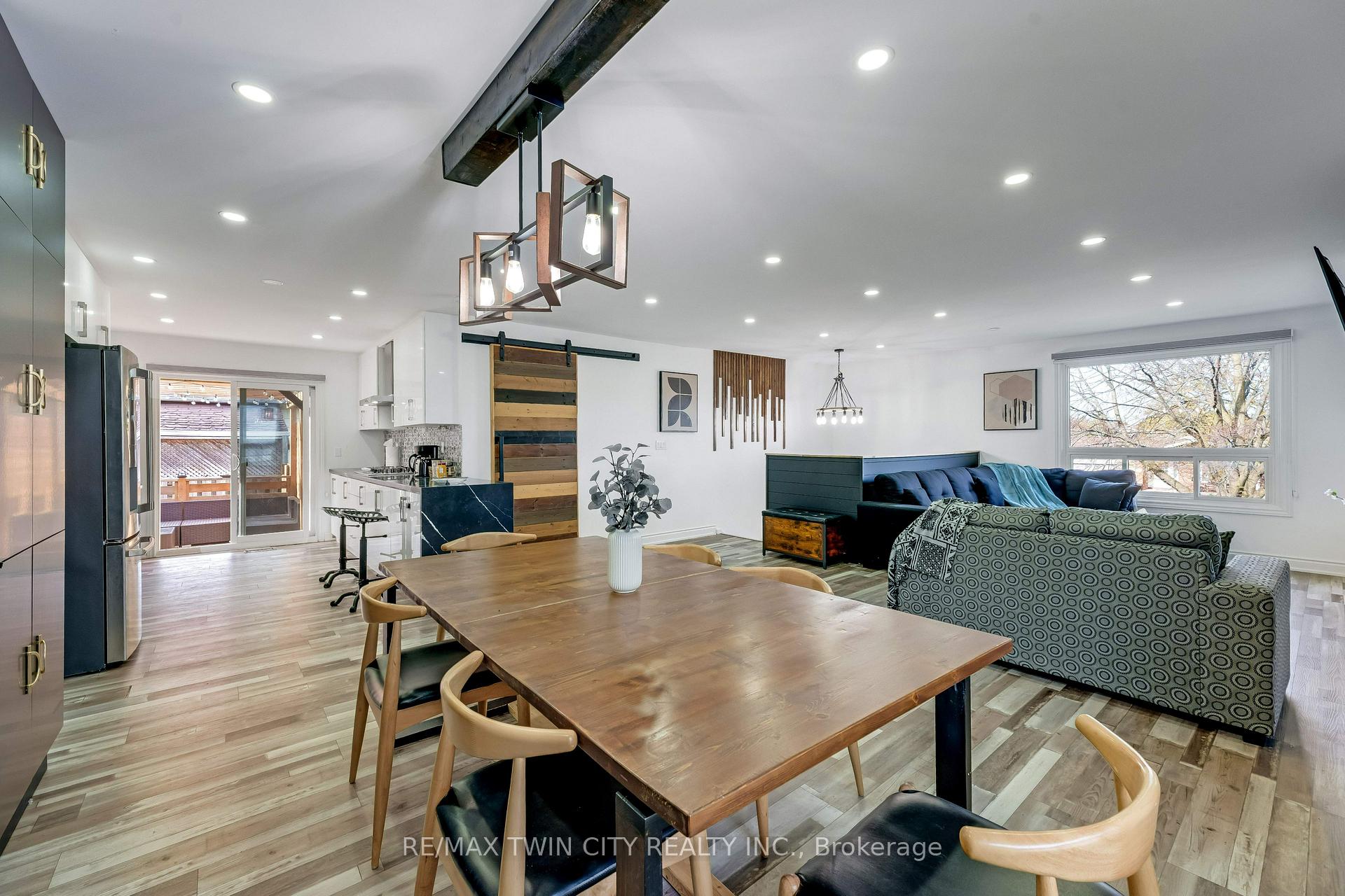 Photo 10 of 193 Westheights Drive, Kitchener, Forest Heights — HOMEH