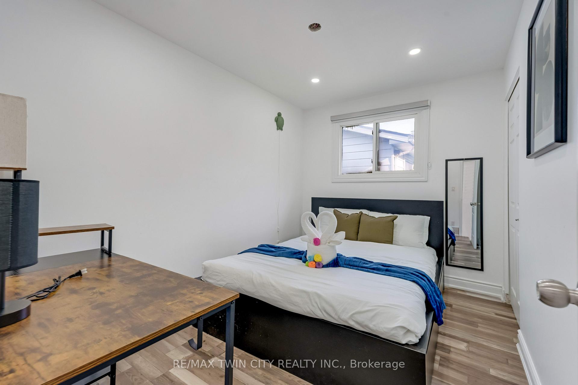 Photo 17 of 193 Westheights Drive, Kitchener, Forest Heights — HOMEH