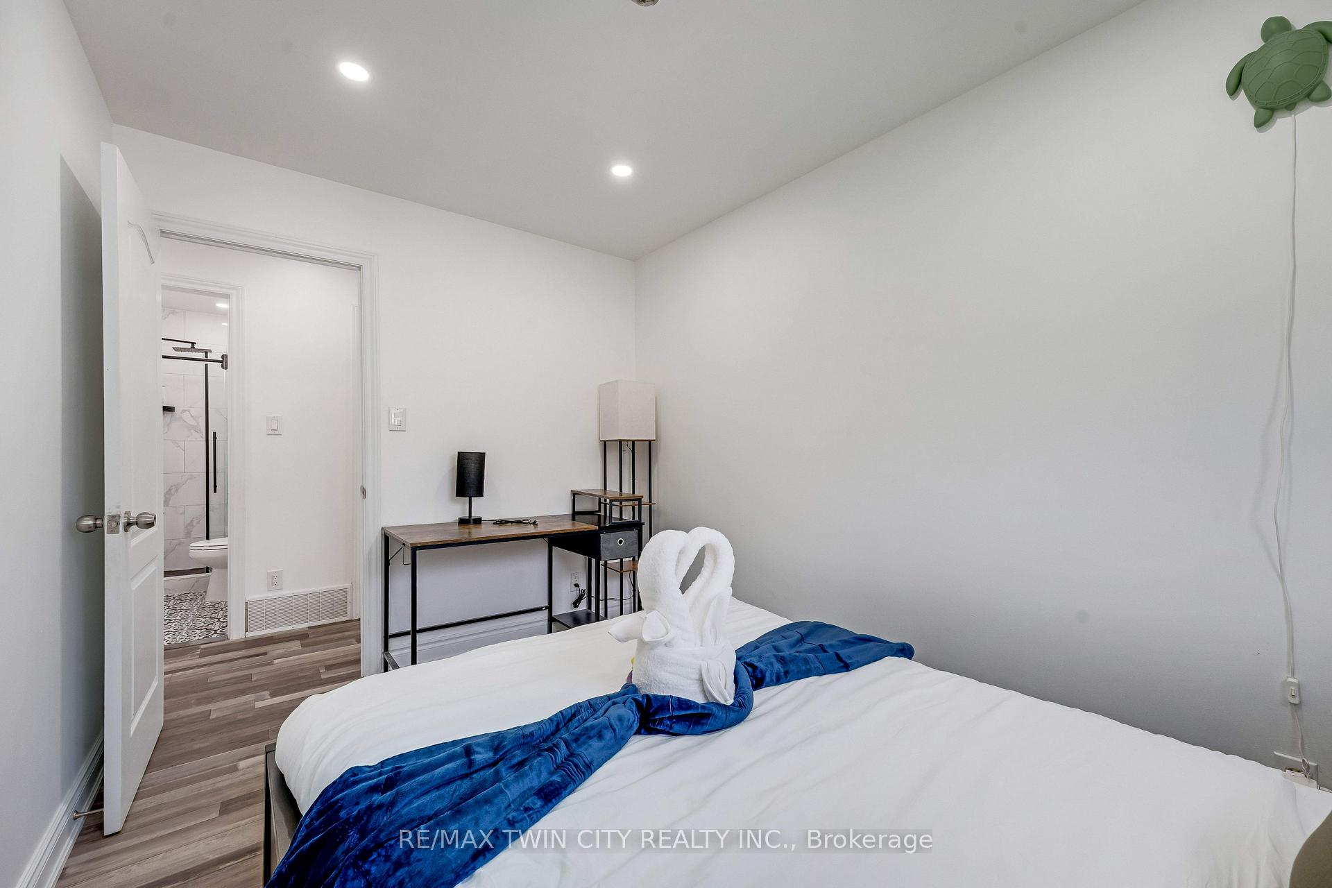 Photo 18 of 193 Westheights Drive, Kitchener, Forest Heights — HOMEH