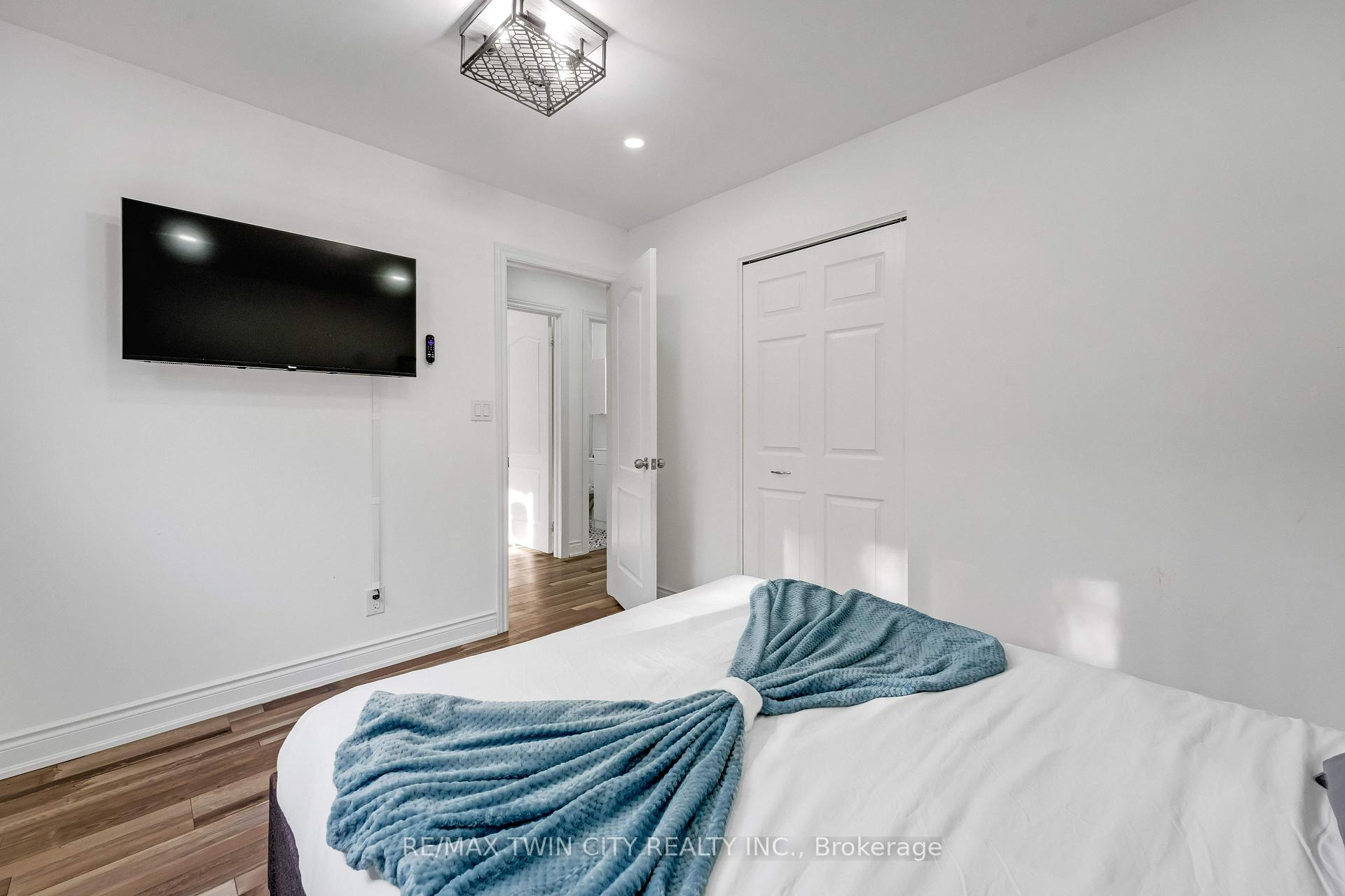 Photo 22 of 193 Westheights Drive, Kitchener, Forest Heights — HOMEH