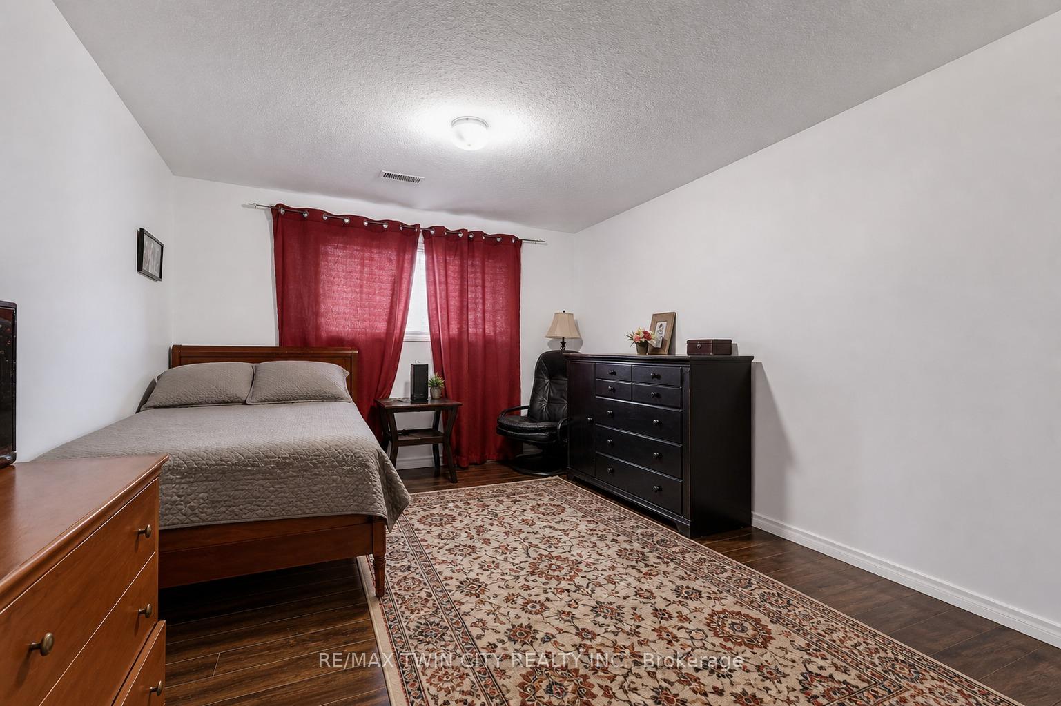 Photo 36 of 193 Westheights Drive, Kitchener, Forest Heights — HOMEH