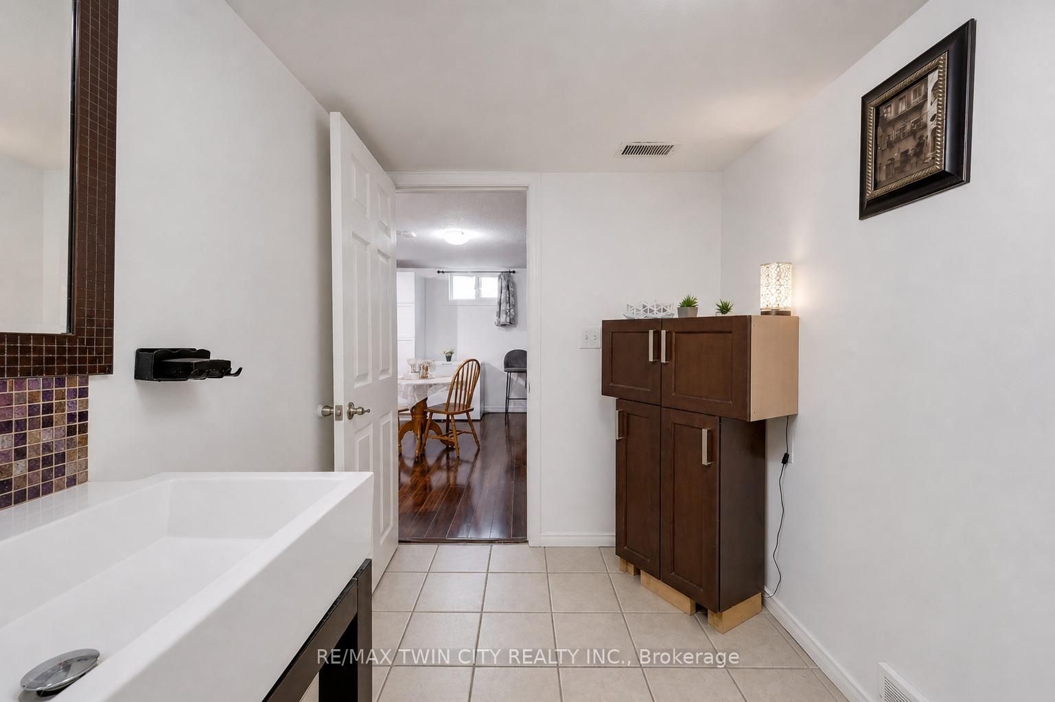 Photo 38 of 193 Westheights Drive, Kitchener, Forest Heights — HOMEH