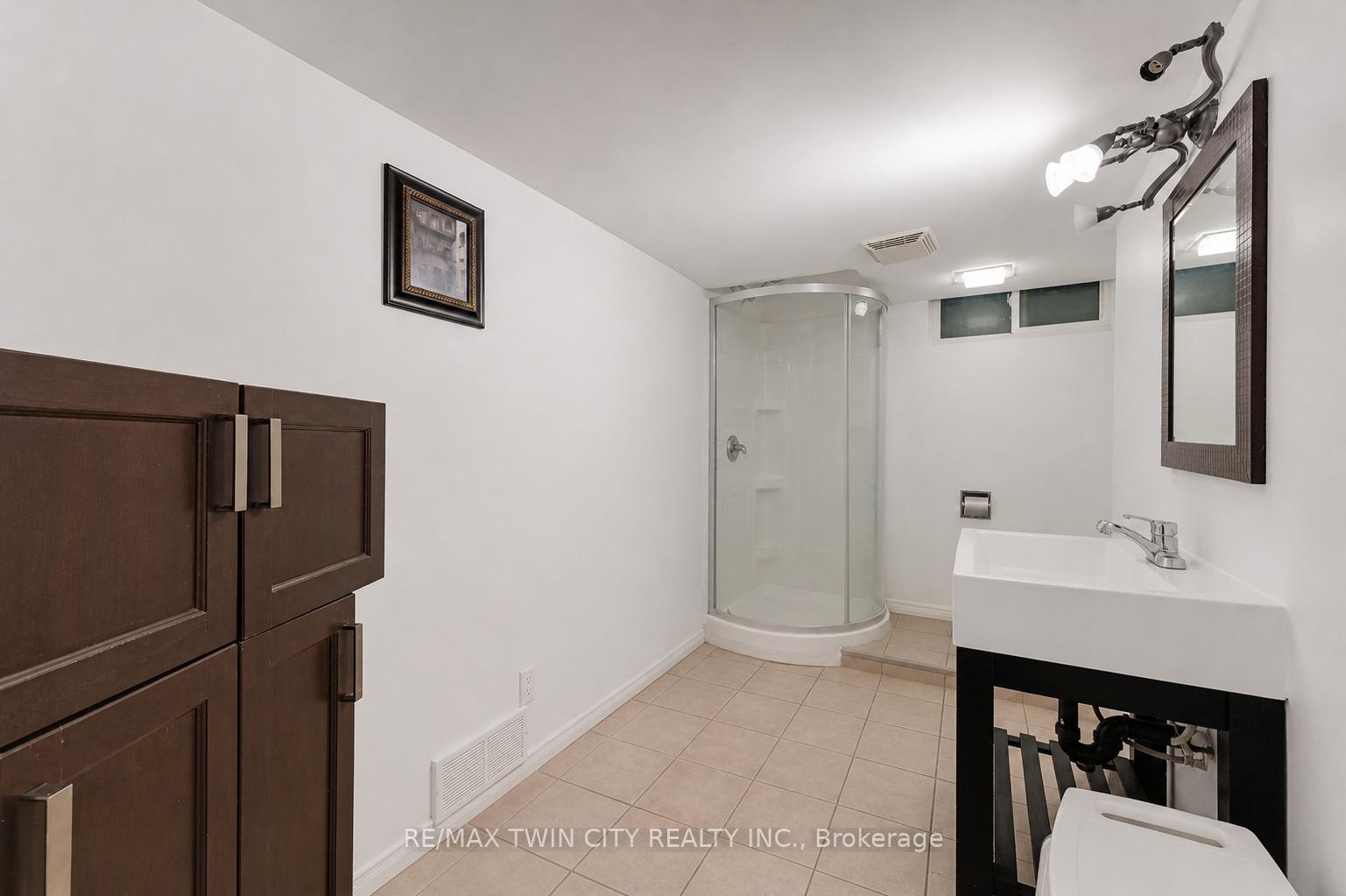 Photo 39 of 193 Westheights Drive, Kitchener, Forest Heights — HOMEH