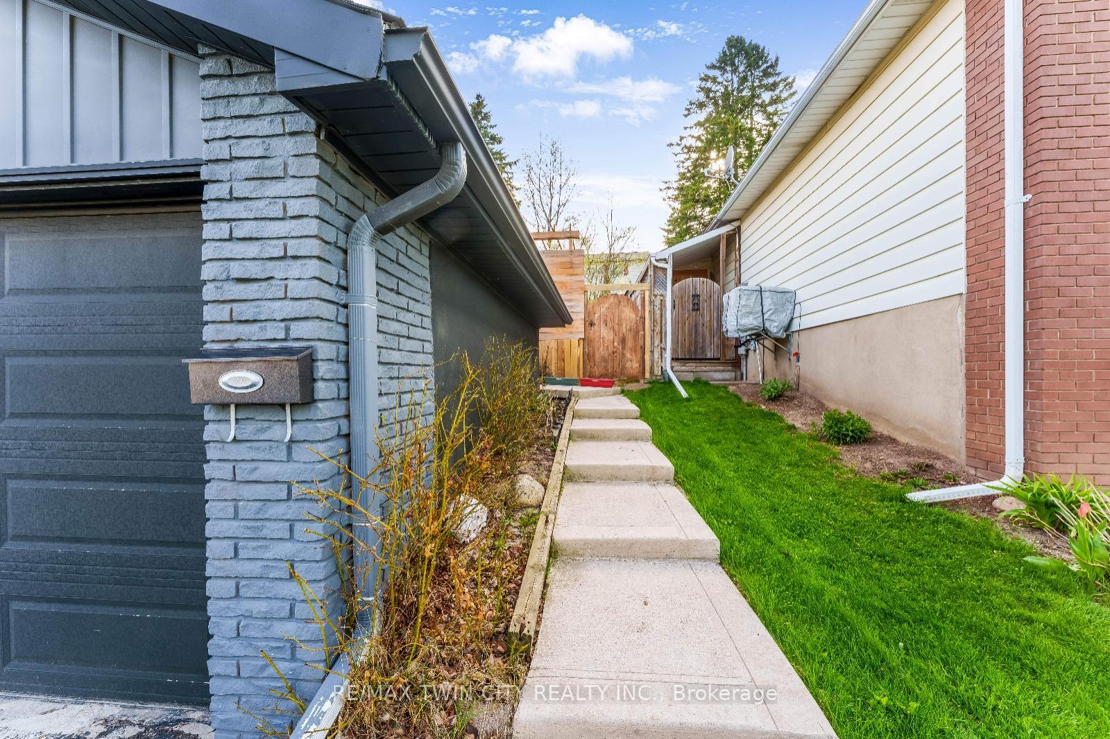 Photo 40 of 193 Westheights Drive, Kitchener, Forest Heights — HOMEH