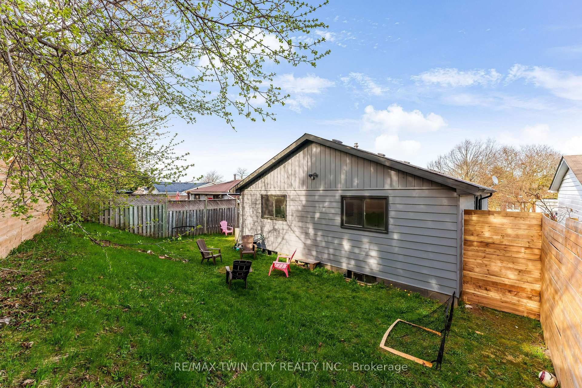 Photo 41 of 193 Westheights Drive, Kitchener, Forest Heights — HOMEH