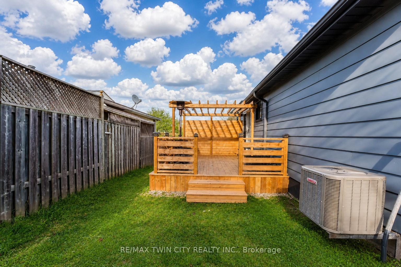 Photo 43 of 193 Westheights Drive, Kitchener, Forest Heights — HOMEH
