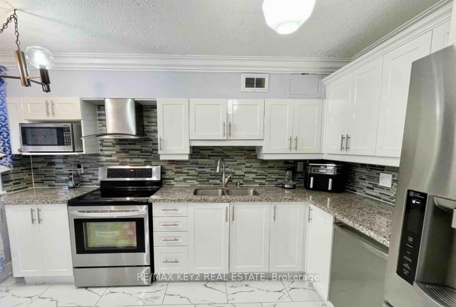 Photo 7 of Unit 88, 140 Ling Road, Scarborough, West Hill — HOMEH
