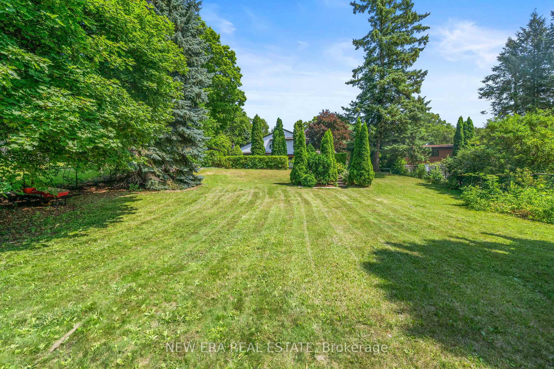 Photo 3 of 261 Pinetree Way, Mississauga, Mineola — HOMEH