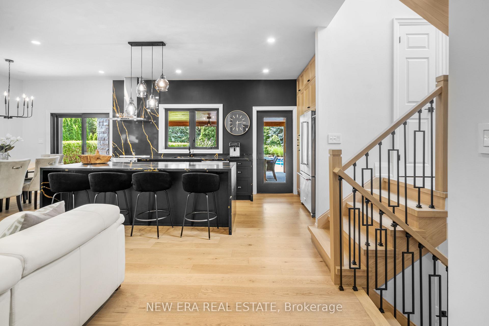 Photo 6 of 261 Pinetree Way, Mississauga, Mineola — HOMEH