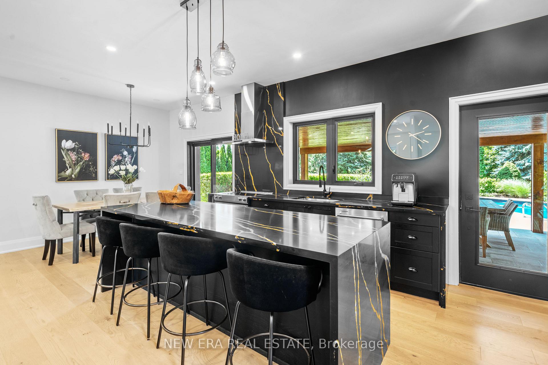Photo 8 of 261 Pinetree Way, Mississauga, Mineola — HOMEH