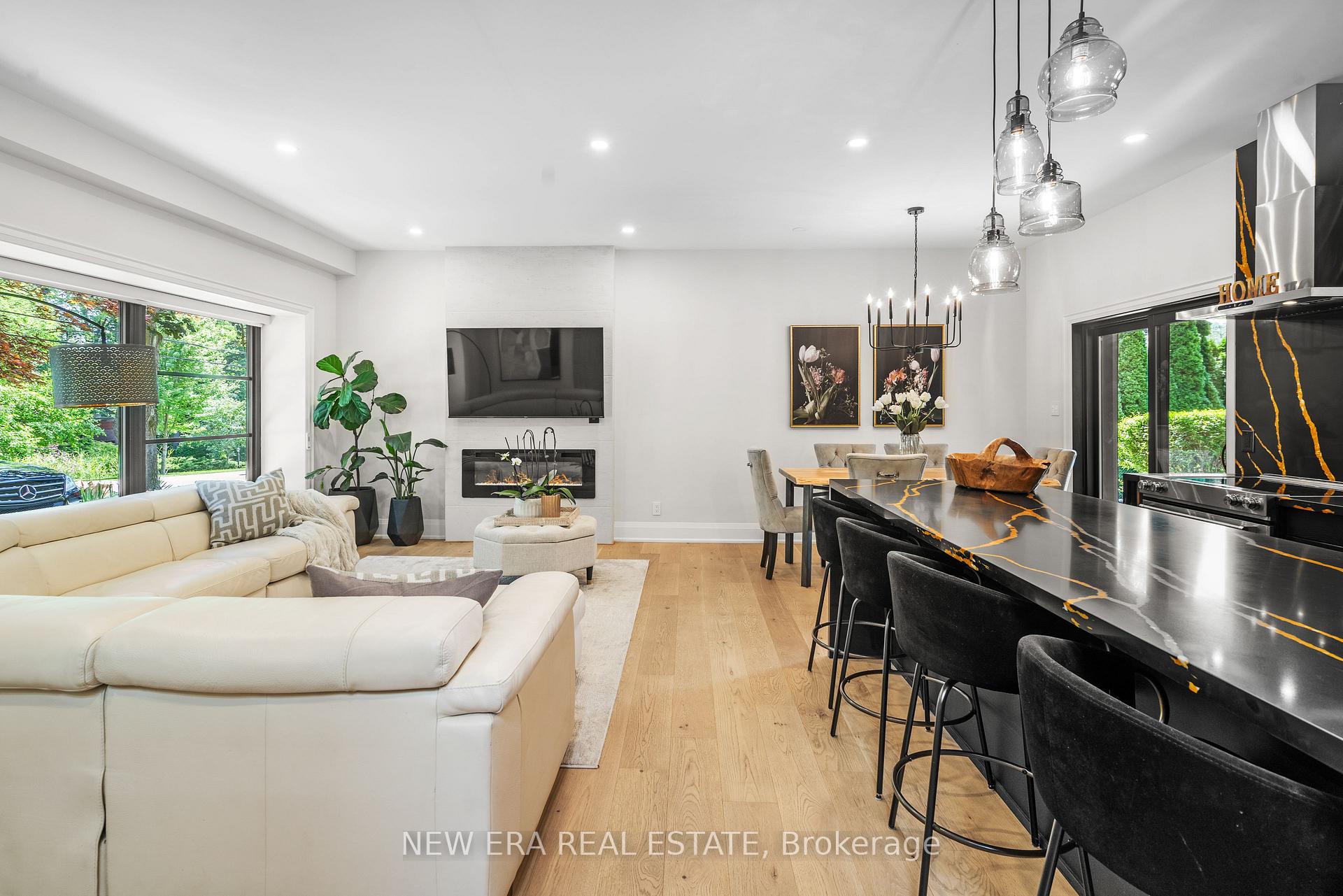 Photo 13 of 261 Pinetree Way, Mississauga, Mineola — HOMEH