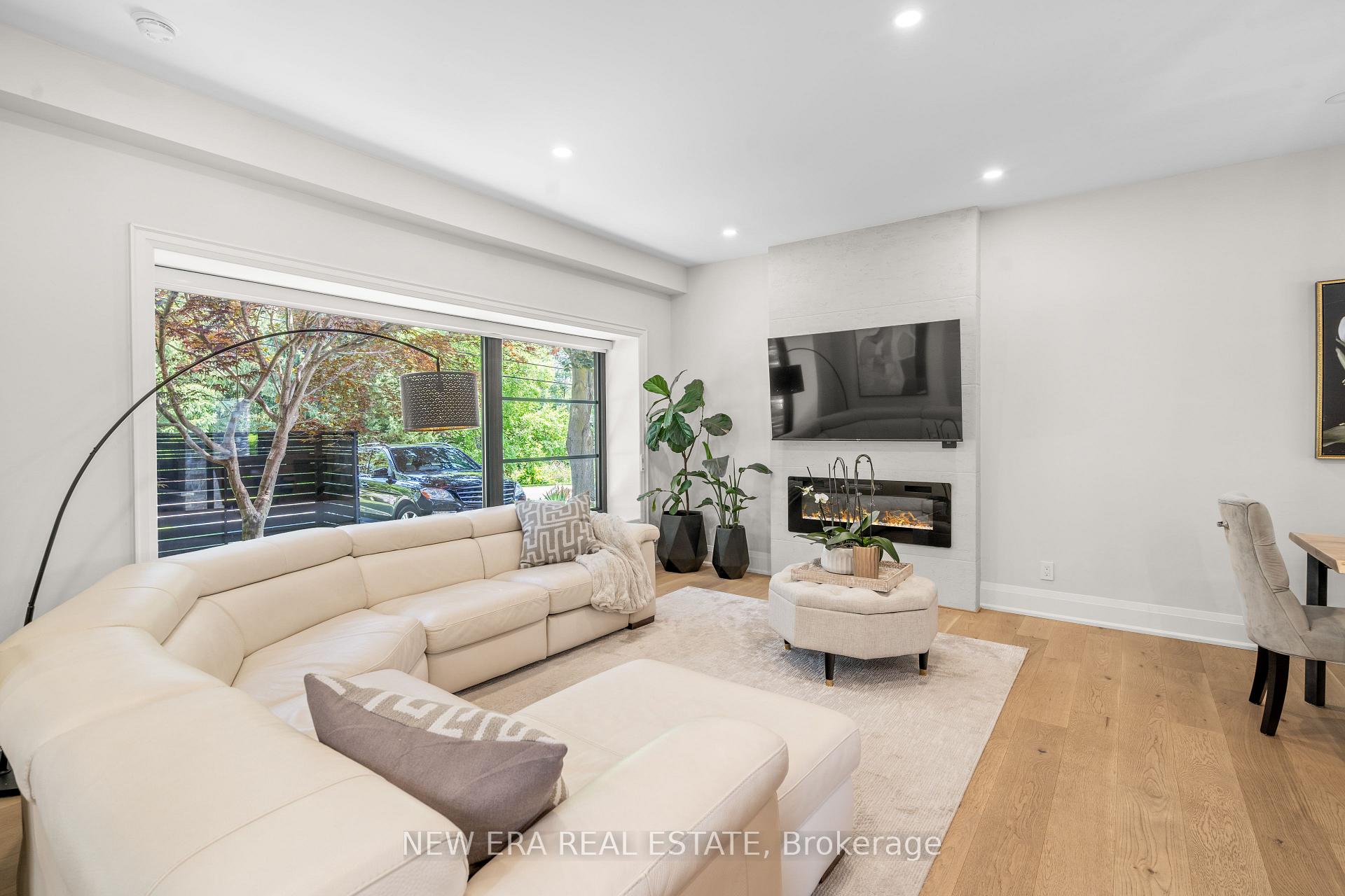 Photo 16 of 261 Pinetree Way, Mississauga, Mineola — HOMEH