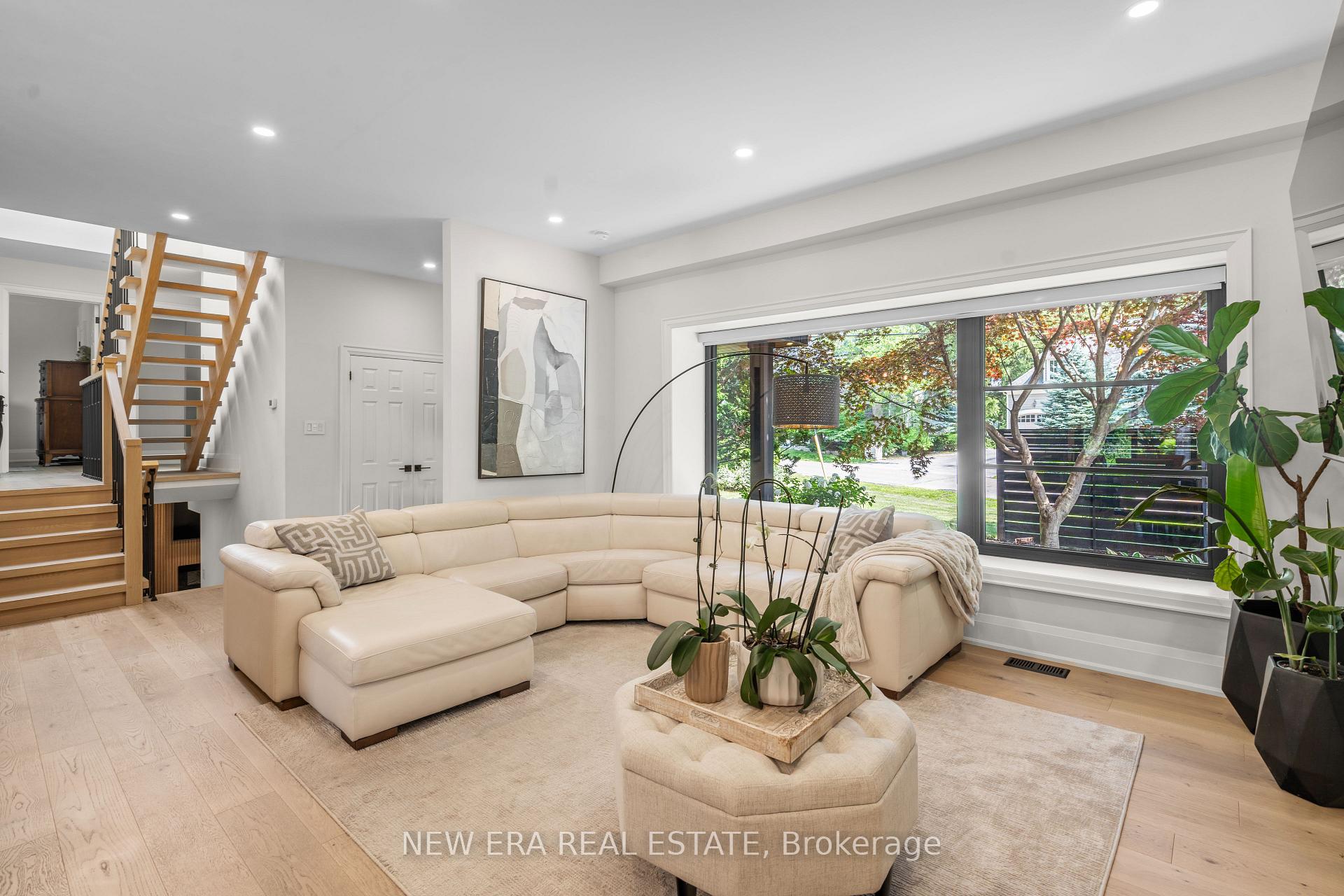 Photo 17 of 261 Pinetree Way, Mississauga, Mineola — HOMEH