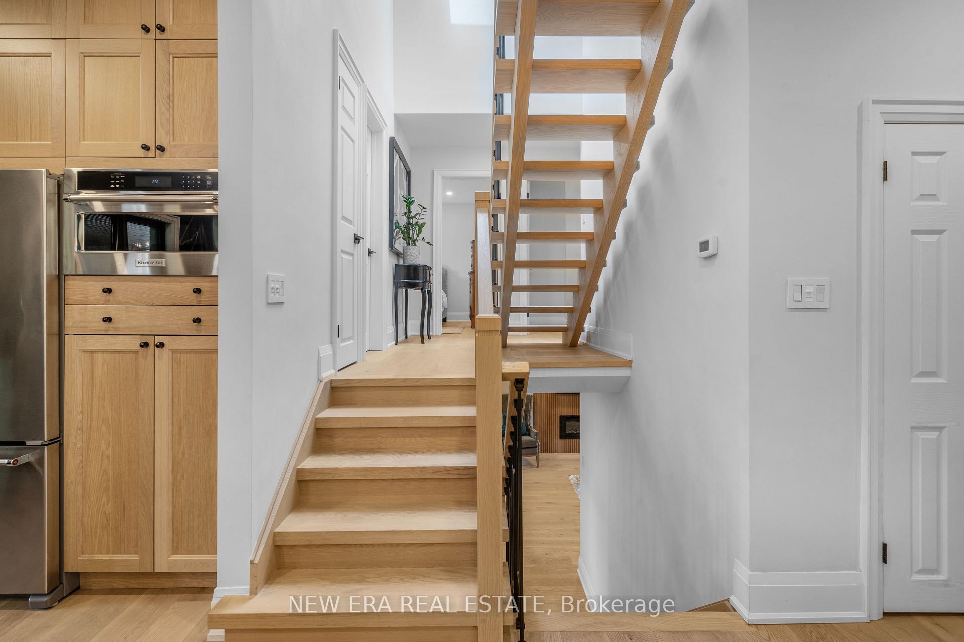 Photo 18 of 261 Pinetree Way, Mississauga, Mineola — HOMEH