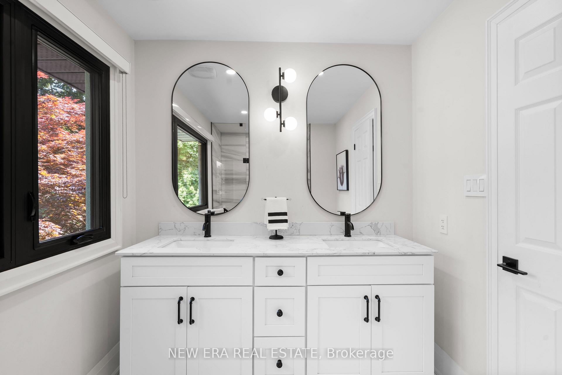 Photo 23 of 261 Pinetree Way, Mississauga, Mineola — HOMEH