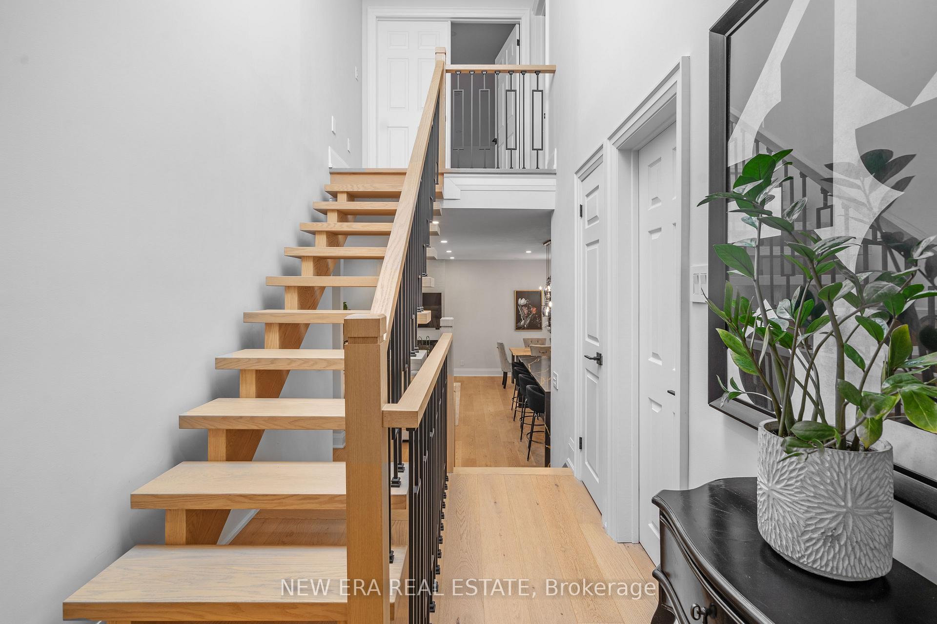 Photo 33 of 261 Pinetree Way, Mississauga, Mineola — HOMEH