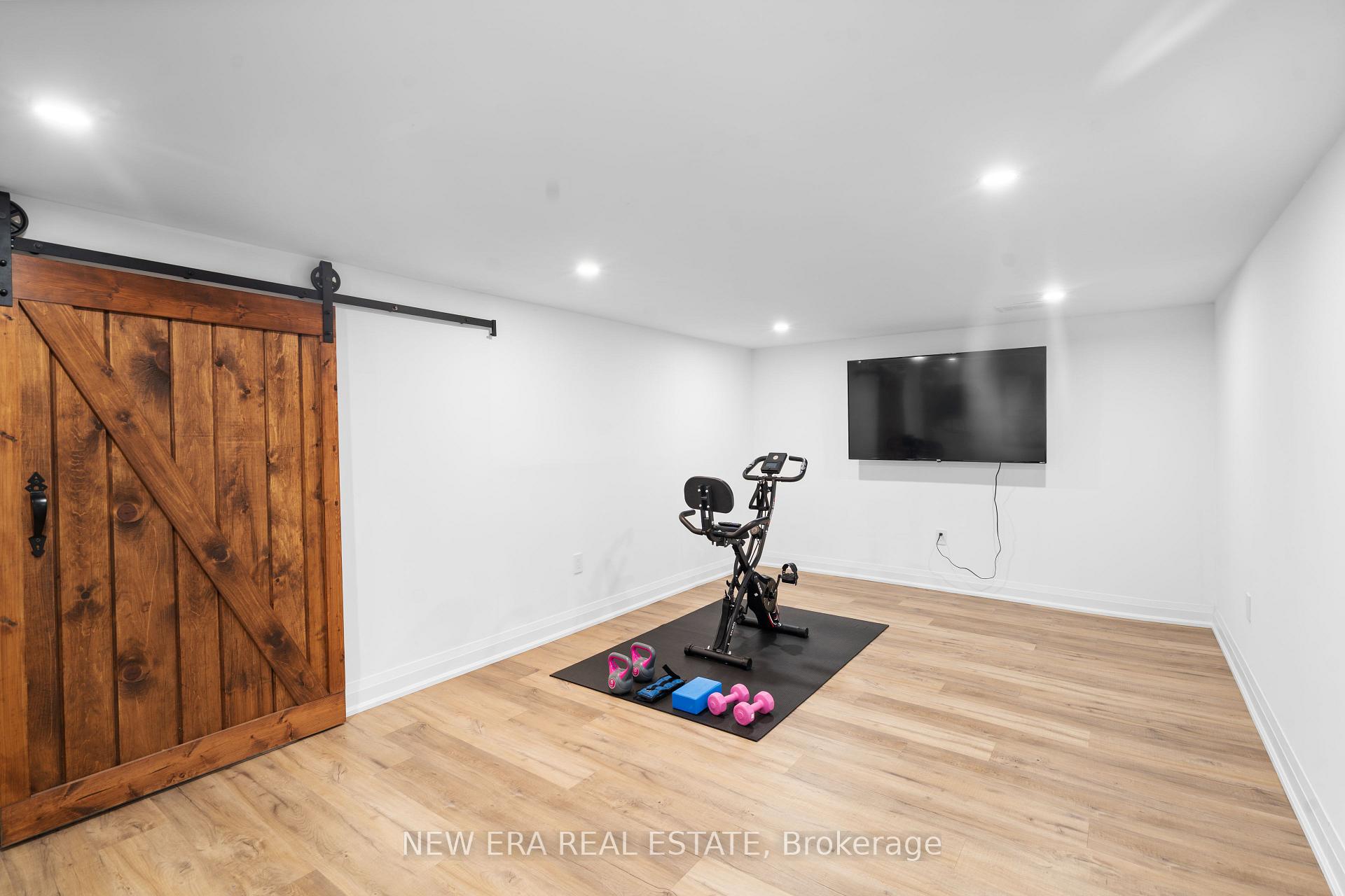 Photo 38 of 261 Pinetree Way, Mississauga, Mineola — HOMEH