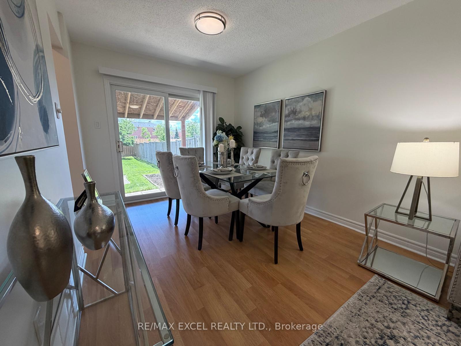 Photo 3 of 43 Duxford Crescent, Markham, Milliken Mills East — HOMEH
