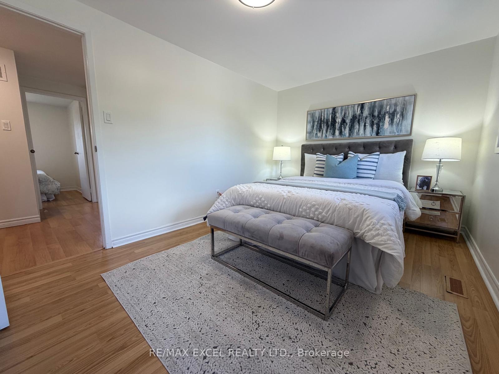 Photo 9 of 43 Duxford Crescent, Markham, Milliken Mills East — HOMEH
