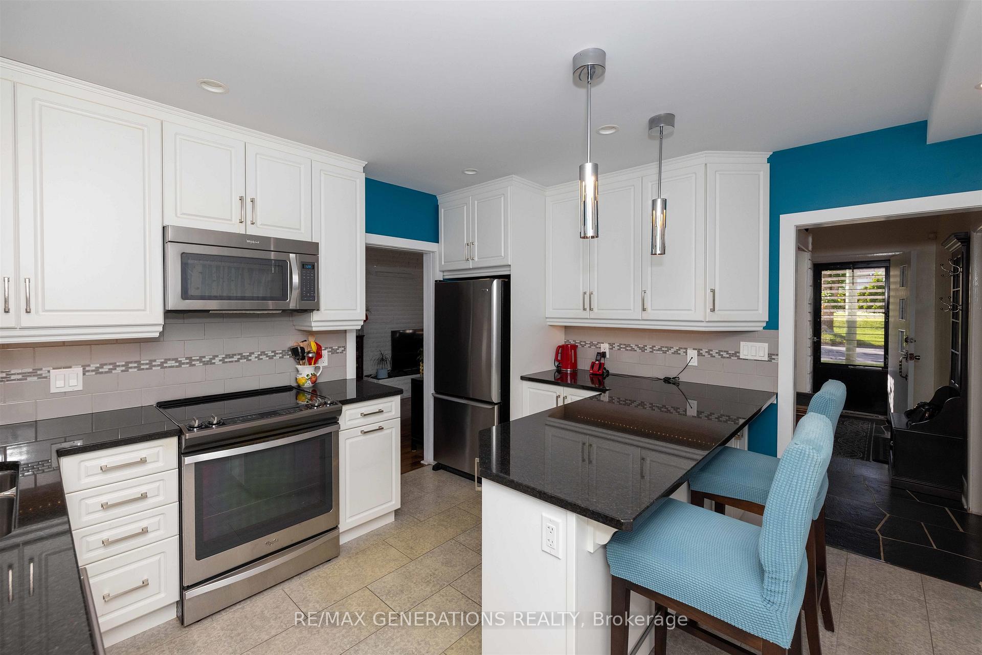 Photo 2 of 159 Ruttan Street, Thunder Bay, Shuniah — HOMEH
