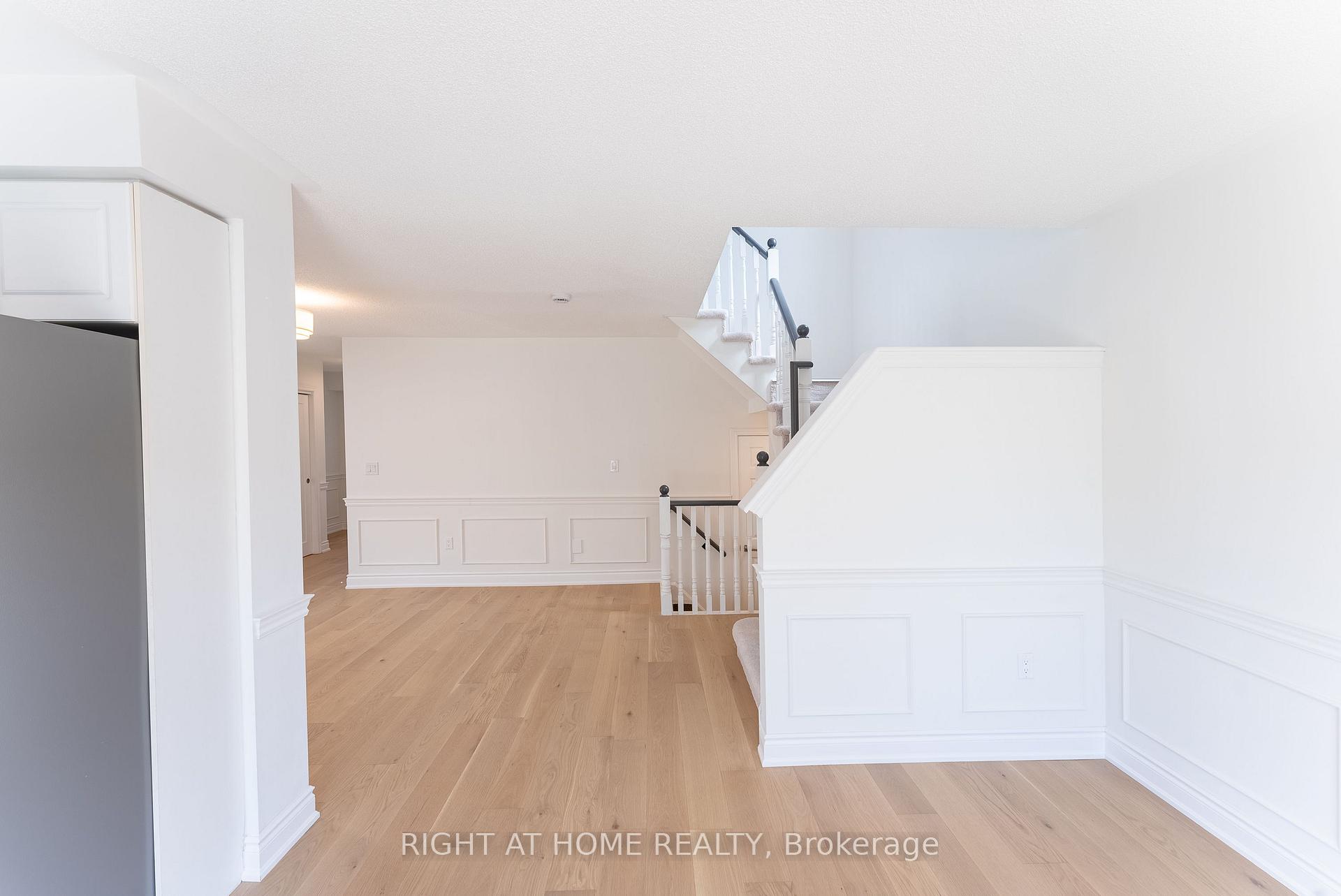Photo 5 of 112 White Crescent, Barrie, Holly — HOMEH