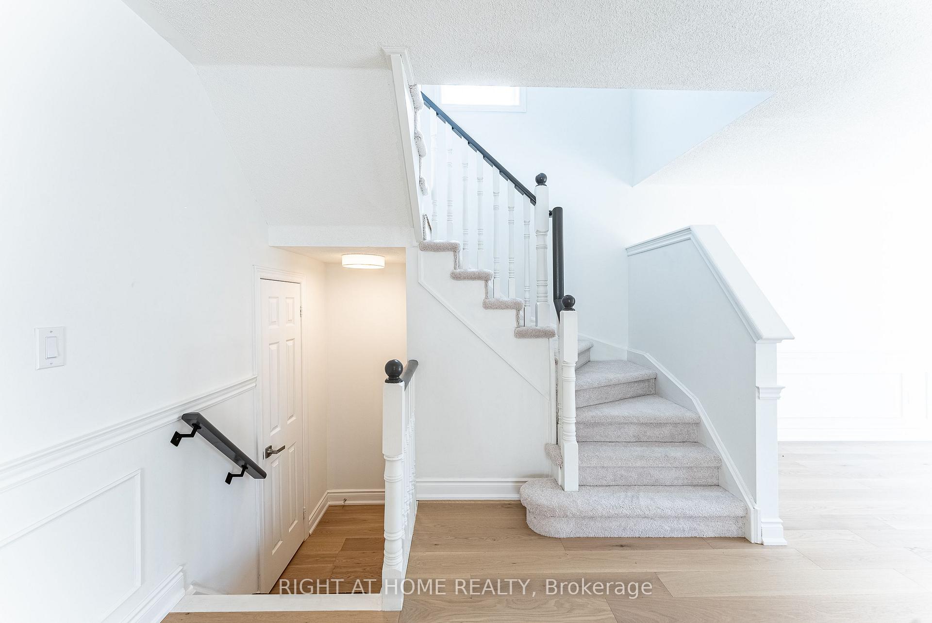 Photo 8 of 112 White Crescent, Barrie, Holly — HOMEH