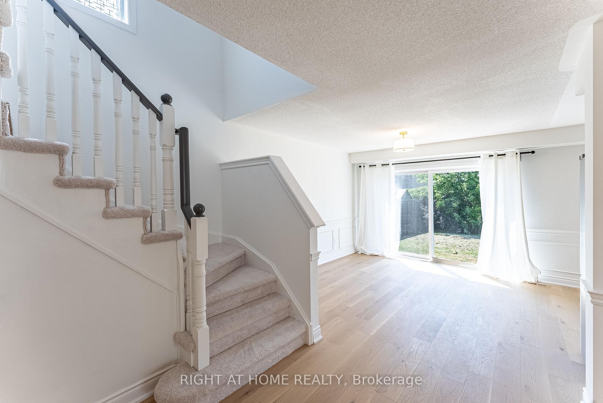 Photo 11 of 112 White Crescent, Barrie, Holly — HOMEH