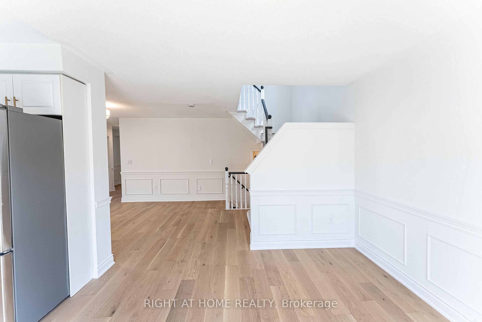 Photo 12 of 112 White Crescent, Barrie, Holly — HOMEH
