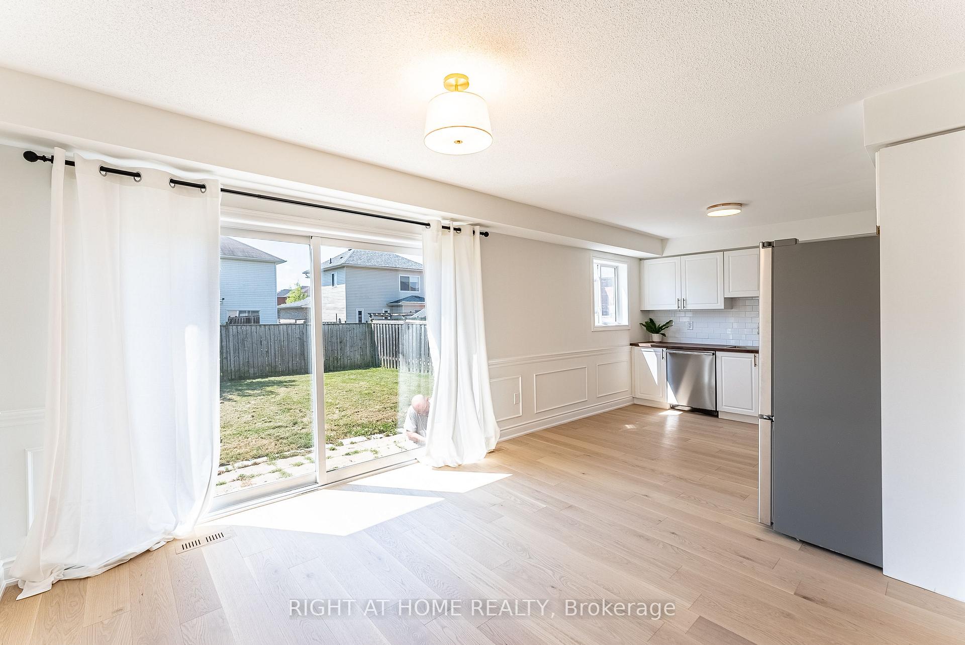 Photo 14 of 112 White Crescent, Barrie, Holly — HOMEH